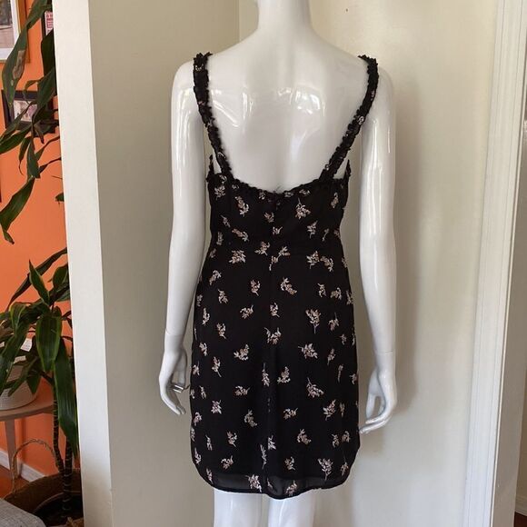 Urban Outfitters Black Floral Mini Summer Dress Size 6 - Picture 6 of 13